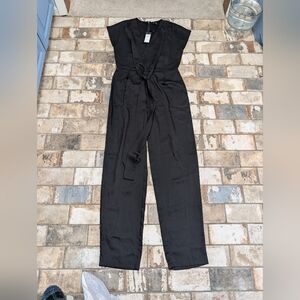 Vero Moda Black Jumpsuit NWT Women’s Size M - Sleeveless V-Neck One-Piece